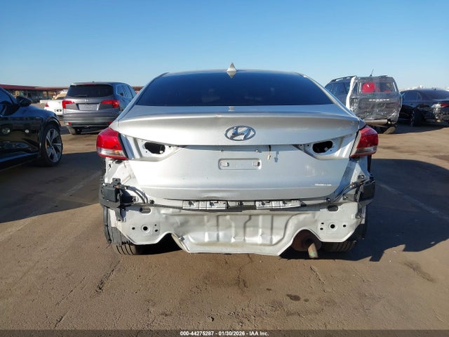 5NPD84LF5JH227125 Hyundai ELANTRA SEL