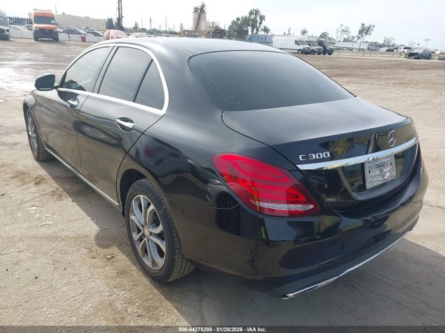 2015 MERCEDES-BENZ C-CLASS 55SWF4KB3FU005460 Photo 2