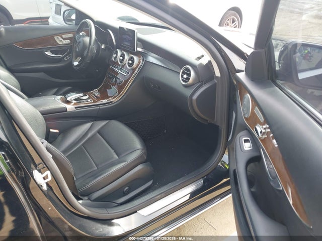 2015 MERCEDES-BENZ C-CLASS 55SWF4KB3FU005460 Photo 4