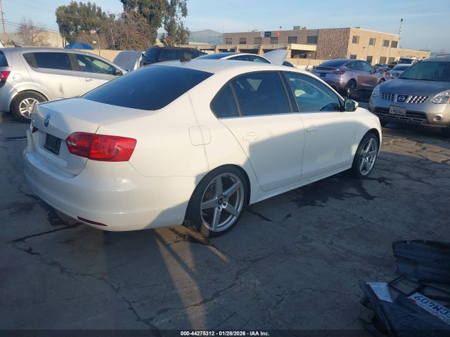 3VWD17AJ7EM410889 Volkswagen Jetta 1.8t Se