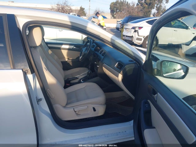 3VWD17AJ7EM410889 Volkswagen Jetta 1.8t Se