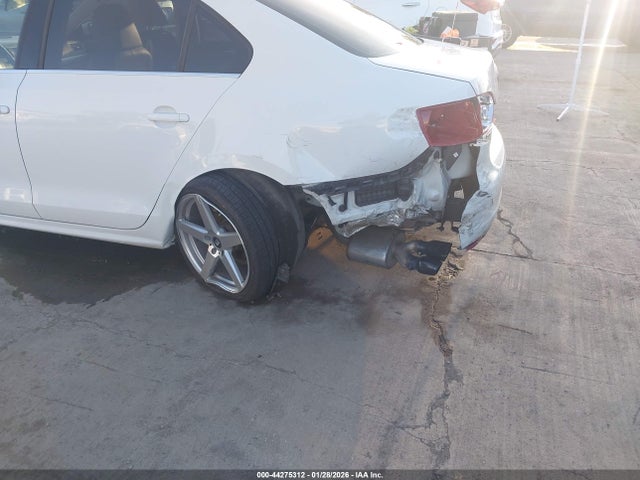 3VWD17AJ7EM410889 Volkswagen Jetta 1.8t Se