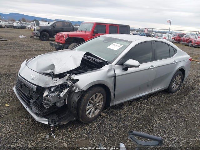 Toyota CAMRY LE 2026 4T1DAACK6TU676902 Image 2