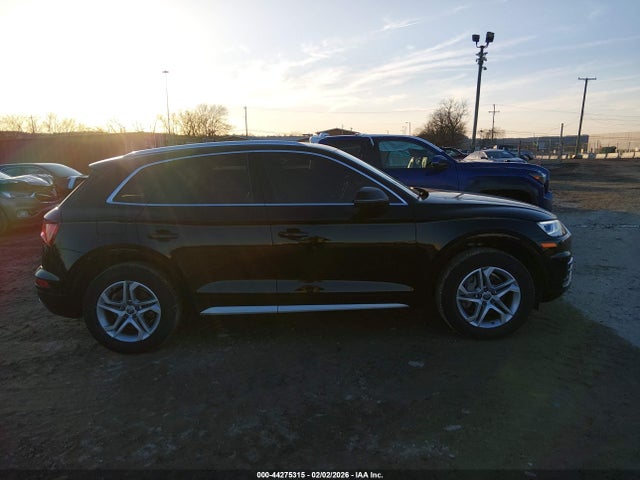 WA1BNAFY5J2083809 Audi Q5 2.0t Premium/2.0t Tech Premium