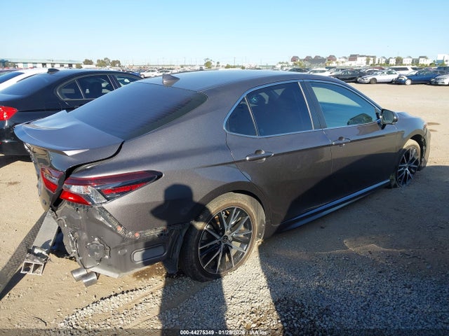 4T1T11AK8MU574520 Toyota CAMRY SE