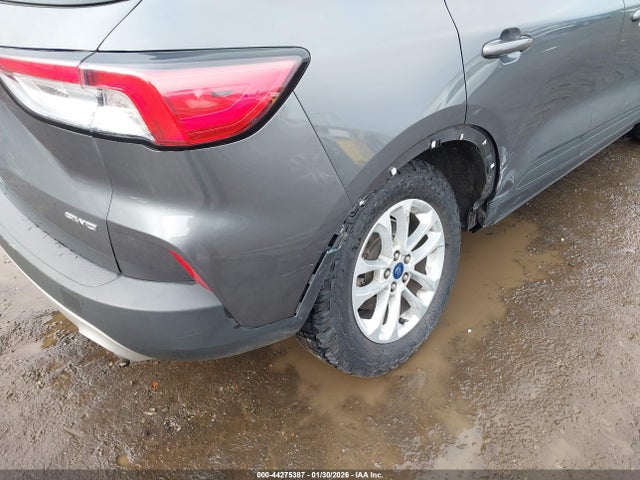 1FMCU9G63NUA71110 Ford ESCAPE SE