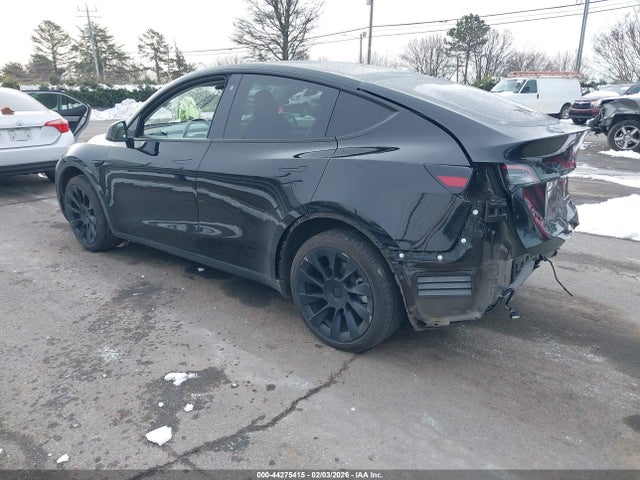 2023 TESLA MODEL Y 7SAYGDEE0PF689630 Photo 2