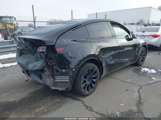 2023 TESLA MODEL Y 7SAYGDEE0PF689630 Photo 3