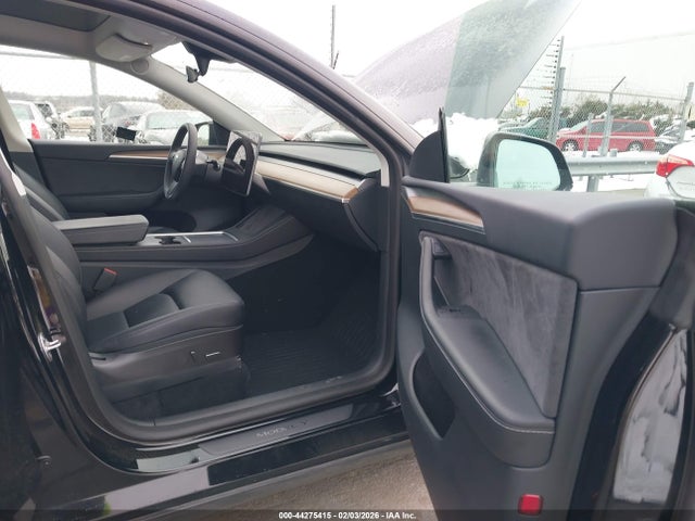 2023 TESLA MODEL Y 7SAYGDEE0PF689630 Photo 4
