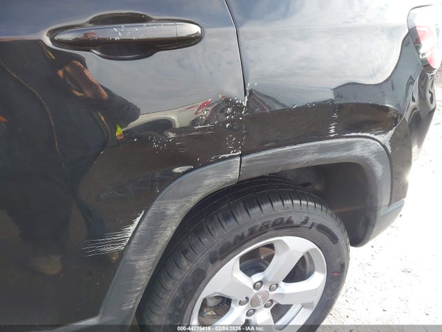3C4NJDBB3HT635205 Jeep New Compass Latitude 4x4