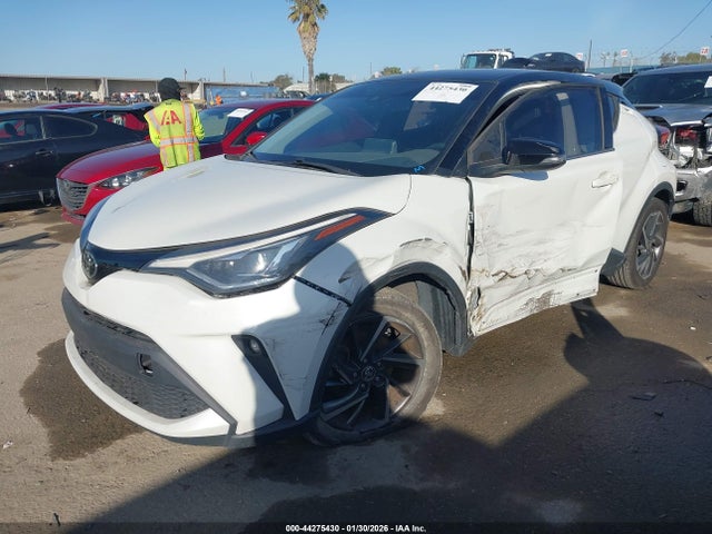 Toyota C-hr Limited 2021 NMTKHMBX2MR128857 Image 2
