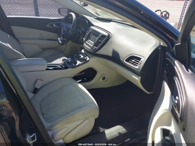 44275442 :رقم المزاد ، 1C3CCCABXFN687672 vin ، 2015 Chrysler 200 Limited مزاد بيع