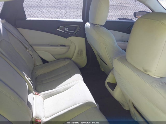 44275442 :رقم المزاد ، 1C3CCCABXFN687672 vin ، 2015 Chrysler 200 Limited مزاد بيع