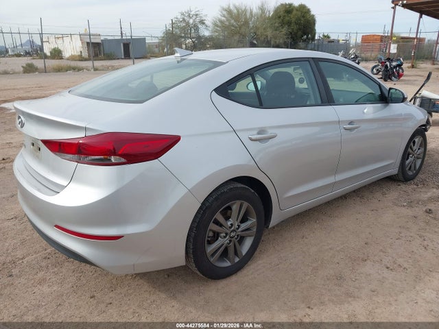 5NPD84LF7JH244735 Hyundai ELANTRA SEL