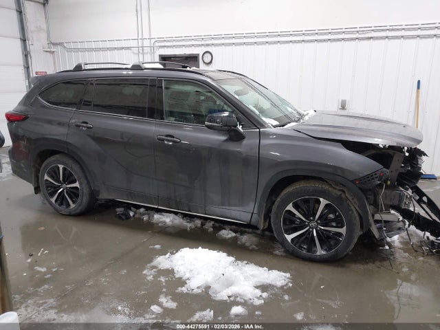 5TDJZRBH2NS169751 Toyota Highlander Xse