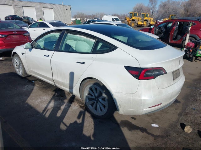 2022 TESLA MODEL 3 5YJ3E1EB1NF272077 Photo 2