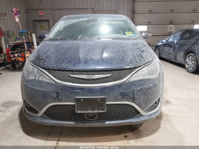 44275726 :رقم المزاد ، 2C4RC1FG4KR589460 vin ، 2019 Chrysler Pacifica Touring Plus مزاد بيع