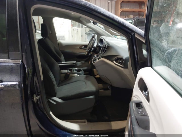 44275726 :رقم المزاد ، 2C4RC1FG4KR589460 vin ، 2019 Chrysler Pacifica Touring Plus مزاد بيع