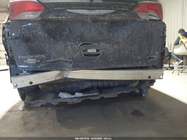 44275726 :رقم المزاد ، 2C4RC1FG4KR589460 vin ، 2019 Chrysler Pacifica Touring Plus مزاد بيع
