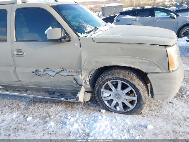 2004 CADILLAC ESCALADE ESV 3GYFK66N74G298276 Photo 5