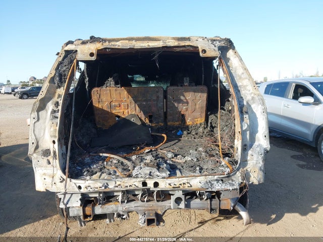 1GNS5CR89SR273187 Chevrolet Suburban 2wd Lt