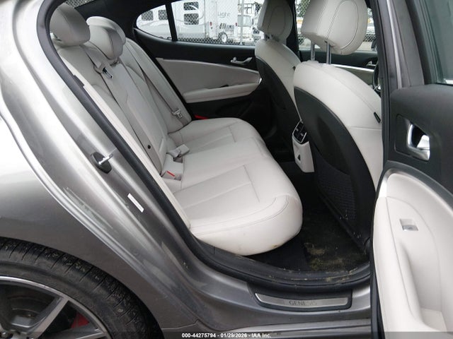 KMTG34SC2SU156381 Genesis G70 2.5t Rwd