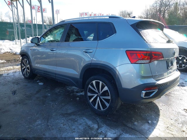 2022 VOLKSWAGEN TAOS 3VVWX7B23NM086679 Photo 2