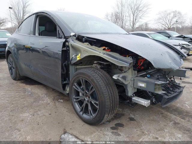 2024 TESLA MODEL Y 7SAYGDEE8RA300958 Photo 0