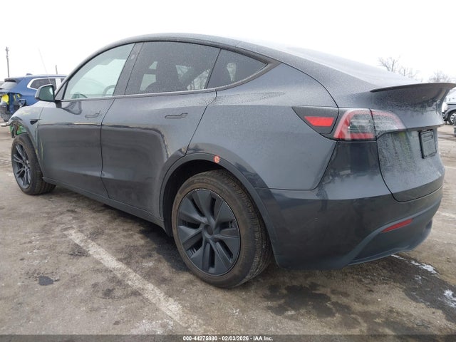 2024 TESLA MODEL Y 7SAYGDEE8RA300958 Photo 2