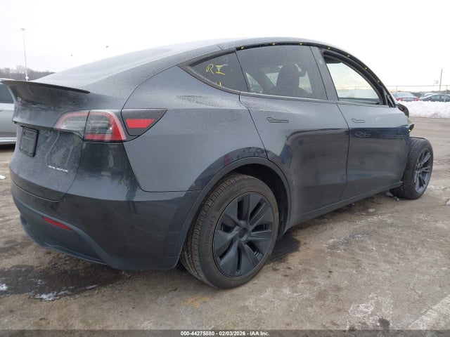 2024 TESLA MODEL Y 7SAYGDEE8RA300958 Photo 3
