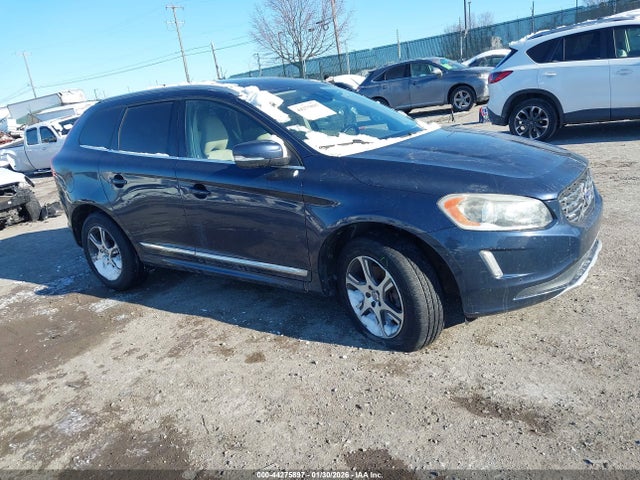 2015 VOLVO XC60 YV4902RK2F2745463