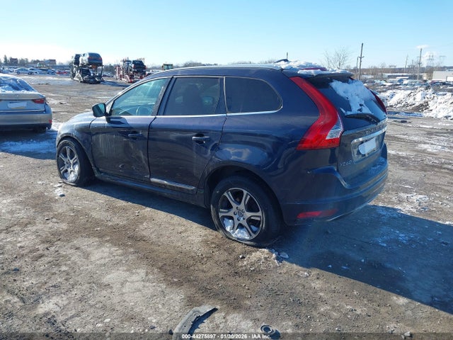 2015 VOLVO XC60 YV4902RK2F2745463 Photo 2
