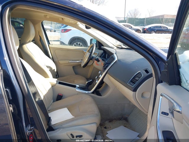 2015 VOLVO XC60 YV4902RK2F2745463 Photo 4