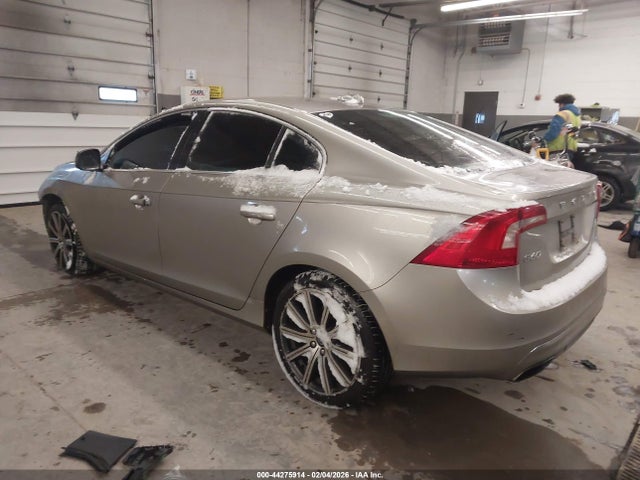 2016 VOLVO S60 INSCRIPTION LYV612TK9GB096580 Photo 2