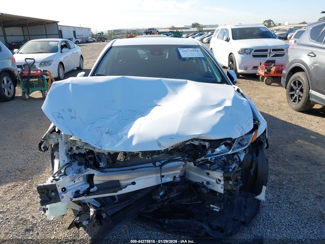 4T1C31AK2RU631554 Toyota Camry Hybrid Le