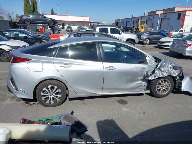 JTDKAMFP7N3197403 Toyota Prius Prime Xle