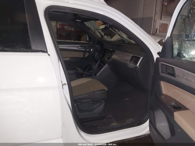 2022 VOLKSWAGEN ATLAS CROSS SPORT 1V2KE2CA1NC205809 Photo 4