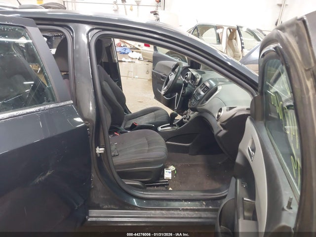 2015 CHEVROLET SONIC 1G1JC5SH3F4156247 Photo 4