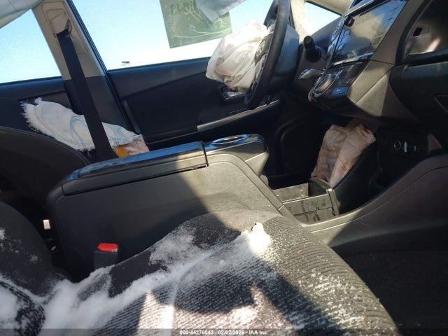 2015 TOYOTA PRIUS V JTDZN3EU5FJ027669 Photo 4