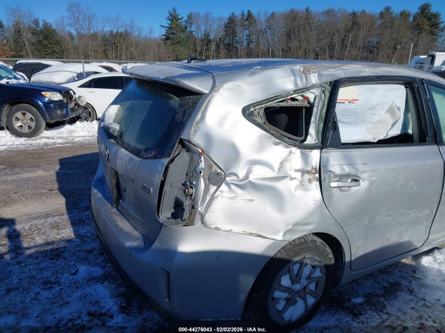 2015 TOYOTA PRIUS V JTDZN3EU5FJ027669 Photo 5