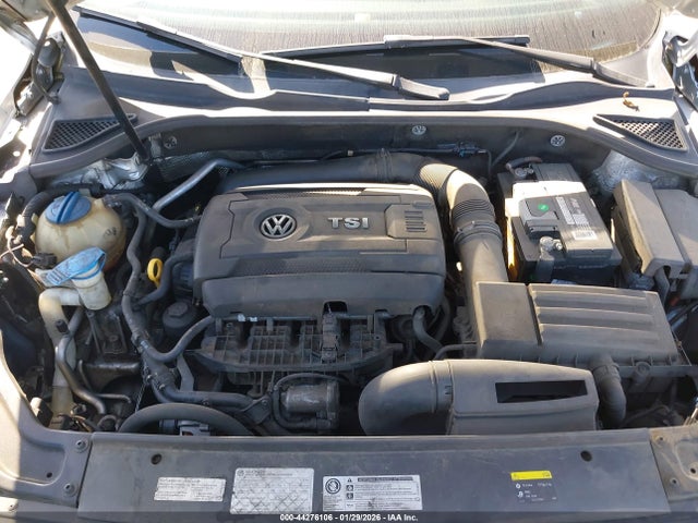 1VWBT7A32GC009709 Volkswagen Passat 1.8t Se