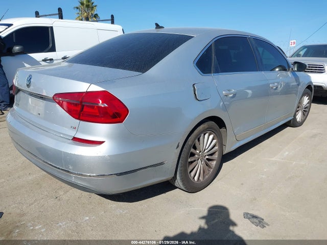 1VWBT7A32GC009709 Volkswagen Passat 1.8t Se