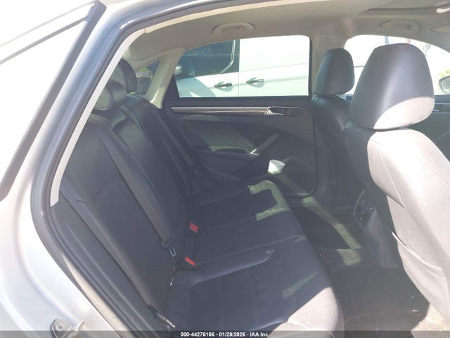 1VWBT7A32GC009709 Volkswagen Passat 1.8t Se