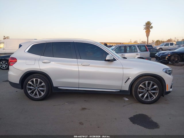 5UXTR7C56KLF23805 BMW X3 Sdrive30i