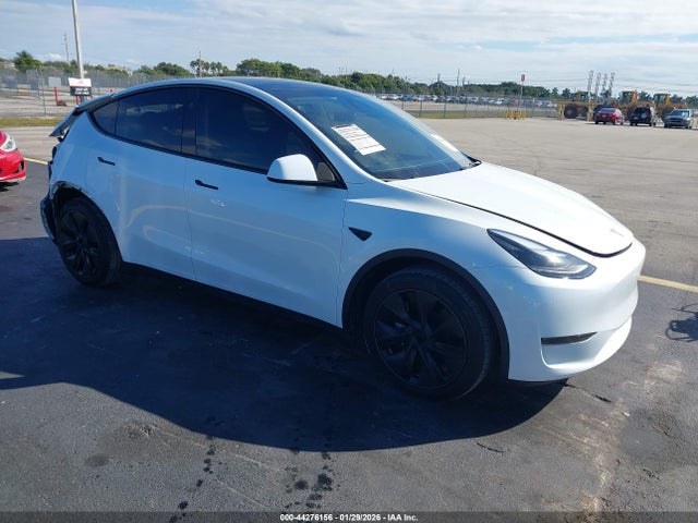 2024 TESLA MODEL Y 7SAYGDED2RF206990