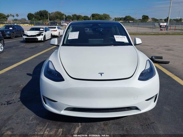 Tesla Model Y Rwd 2024 7SAYGDED2RF206990 Image 13
