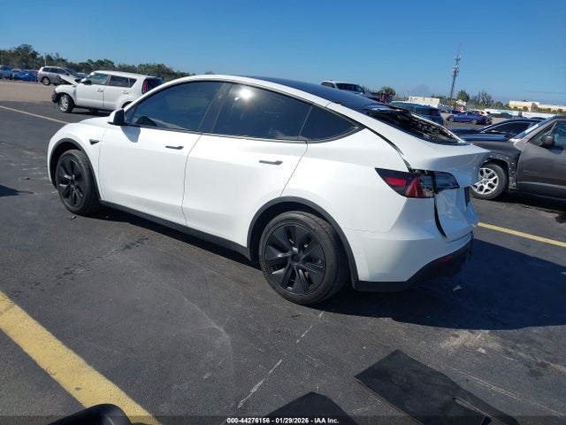2024 TESLA MODEL Y 7SAYGDED2RF206990 Photo 2
