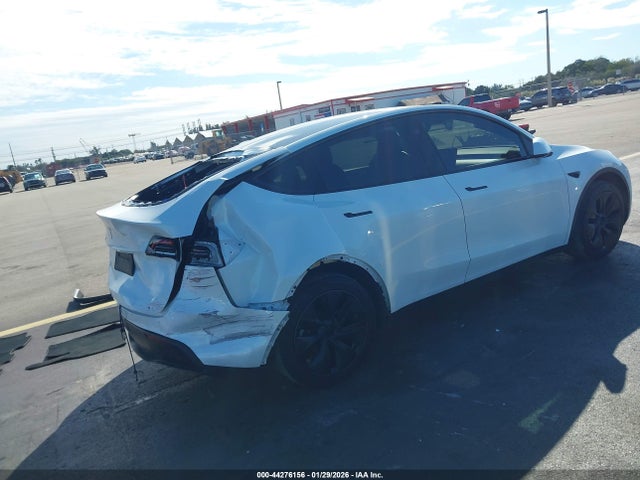 2024 TESLA MODEL Y 7SAYGDED2RF206990 Photo 3