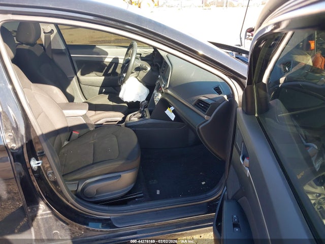 Hyundai Elantra Value Edition 2019 5NPD84LF3KH426921 Image 5