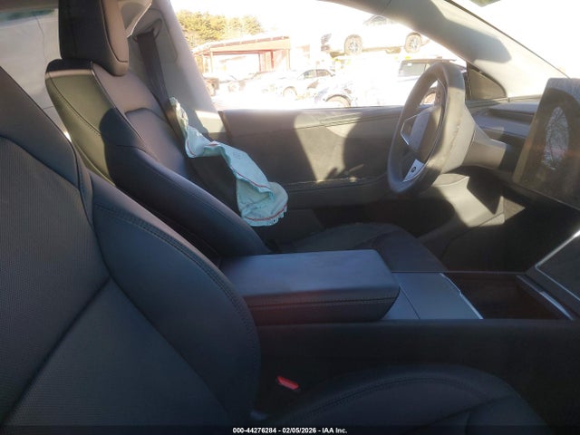 2026 TESLA MODEL Y 7SAYGDEE7TA414327 Photo 4